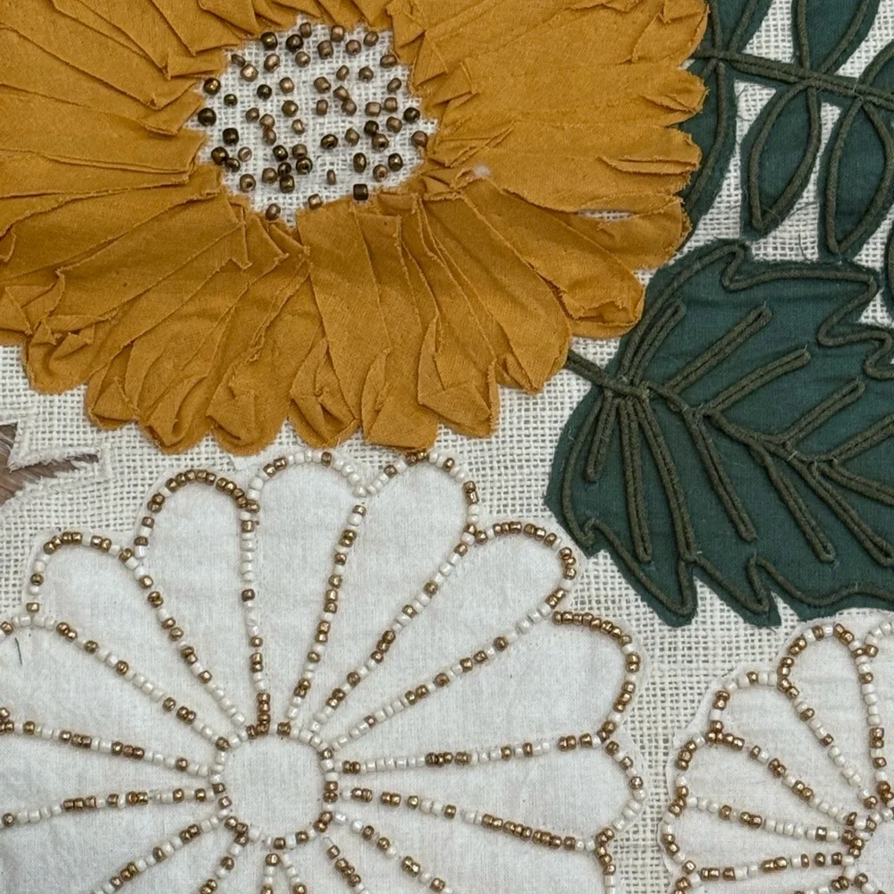 NWT Kohl's Embellished Burlap Sunflower Runner & Placemats Set